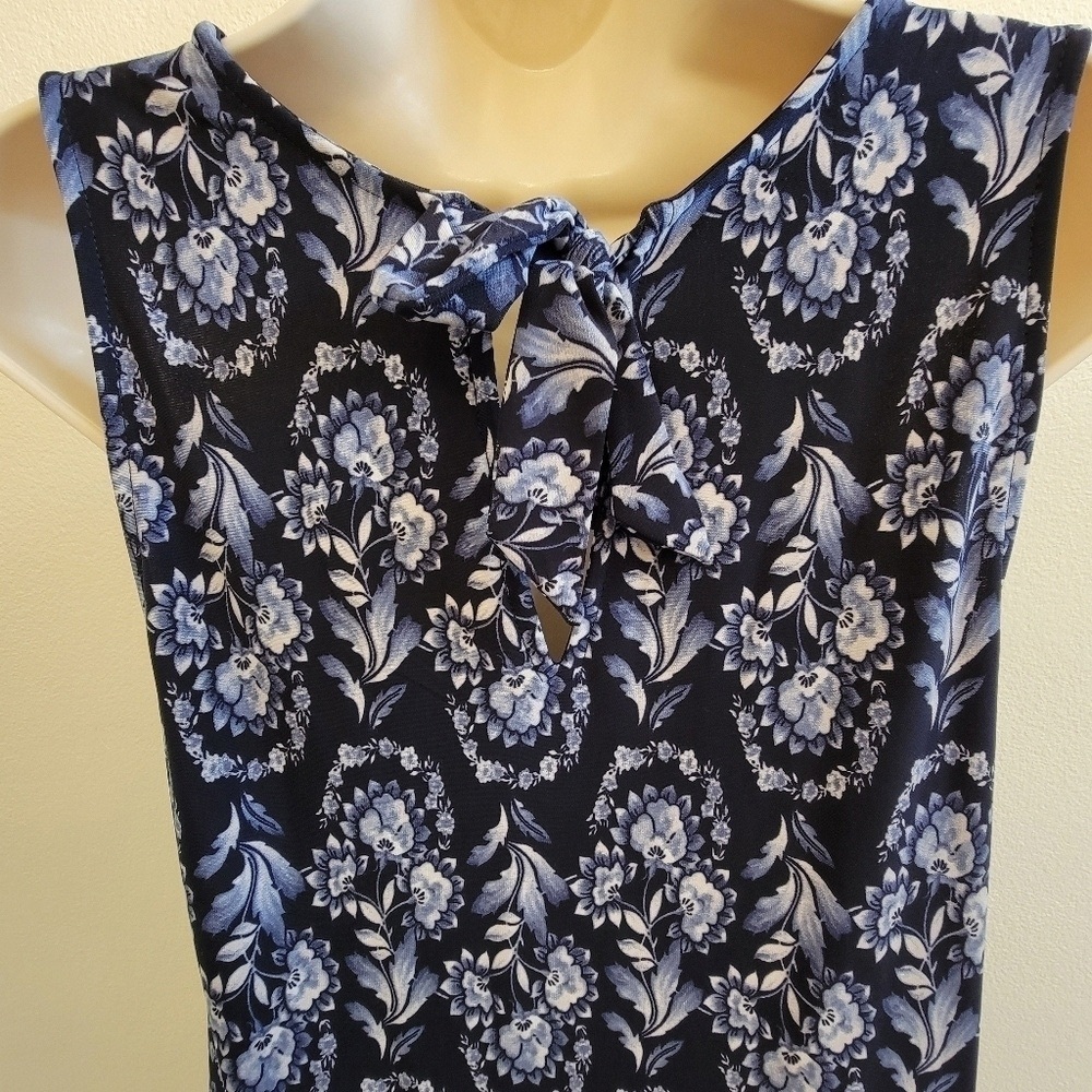 Floral Short Sleeve Top - Blue and White